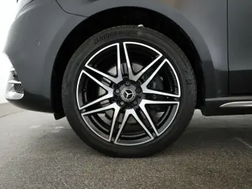 MERCEDES-BENZ V 300 d 4M lang Avantgarde AMG 8 Pan Nav ACC
