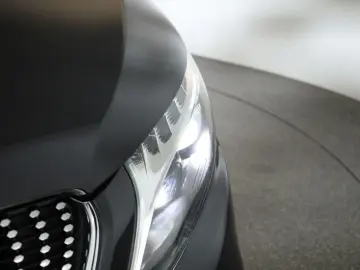 MERCEDES-BENZ V 300 d 4M lang Avantgarde AMG 8 Pan Nav ACC