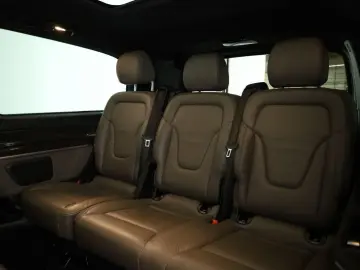 MERCEDES-BENZ V 300 d 4M lang Avantgarde AMG 8 Pan Nav ACC
