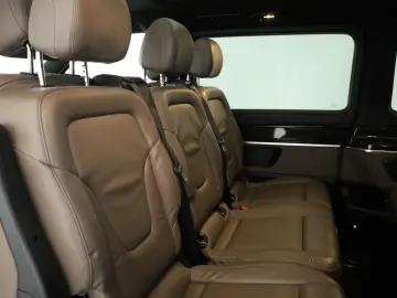 MERCEDES-BENZ V 300 d 4M lang Avantgarde AMG 8 Pan Nav ACC