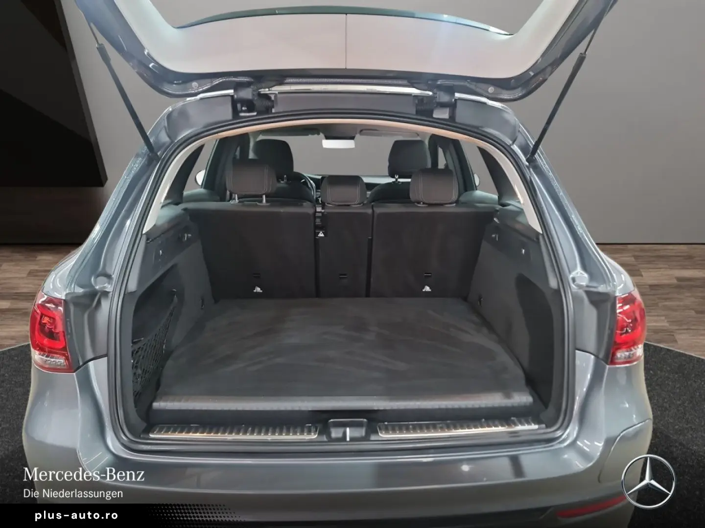 MERCEDES-BENZ GLC 300 de 4M Dist SpurP AHK LED CarPlay DAB