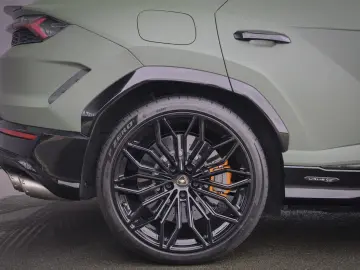 Lamborghini Urus - SE 4.0 V8 Hybrid