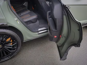 Lamborghini Urus - SE 4.0 V8 Hybrid