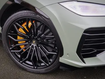 Lamborghini Urus - SE 4.0 V8 Hybrid