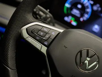 Volkswagen Tiguan - 1.5 eHybrid R-Line