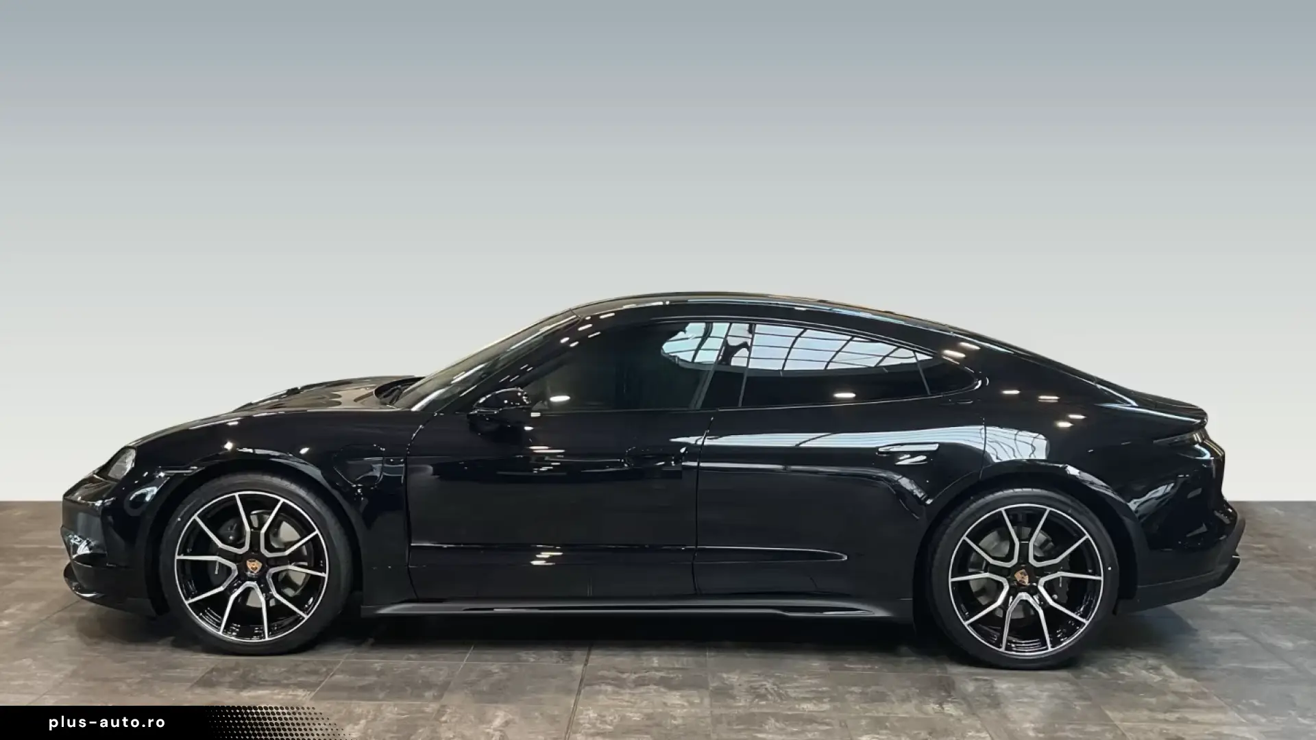Porsche Taycan 4 Black Edition Surround-View LED