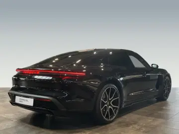 Porsche Taycan 4 Black Edition Surround-View LED