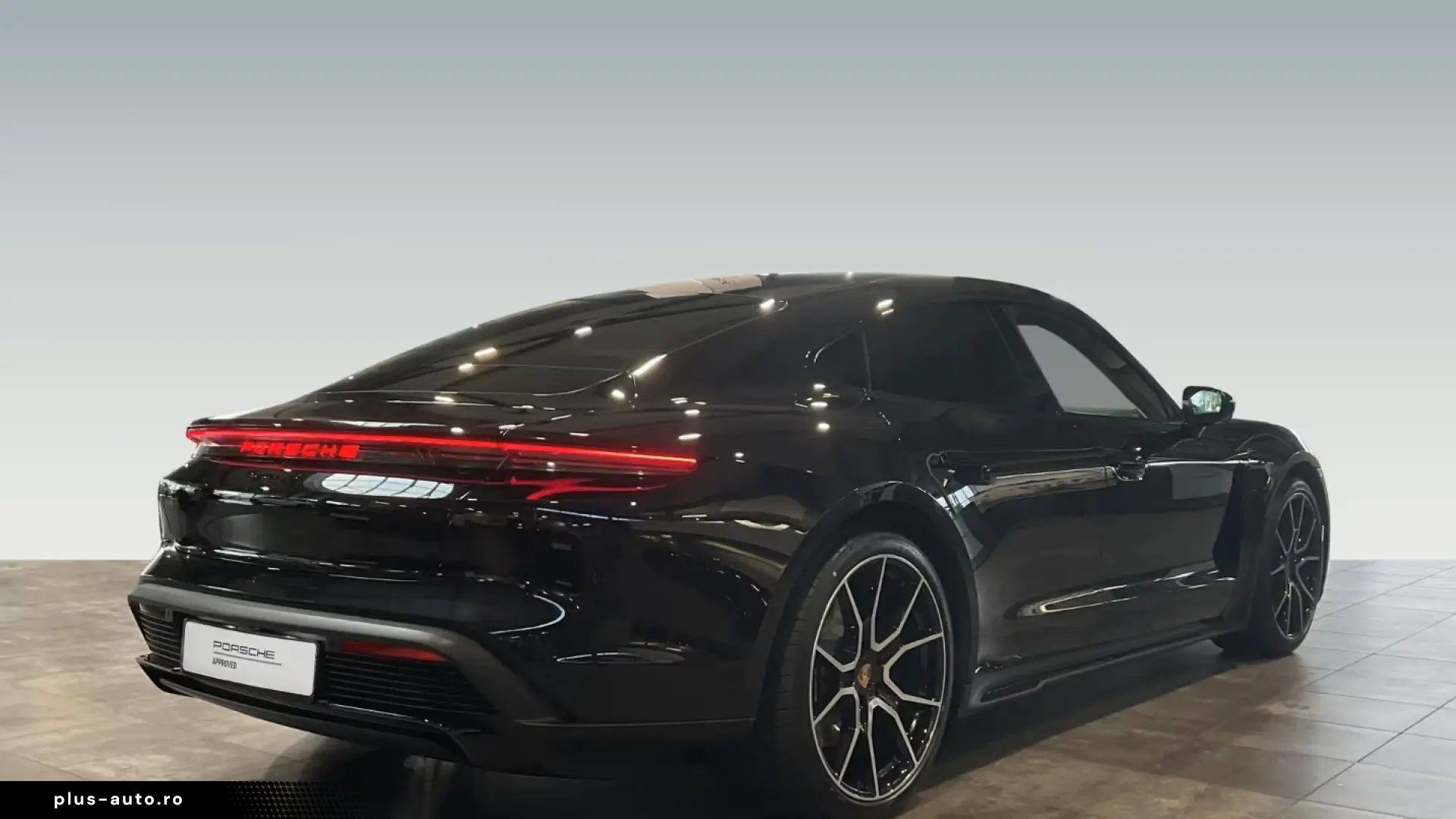 Porsche Taycan 4 Black Edition Surround-View LED