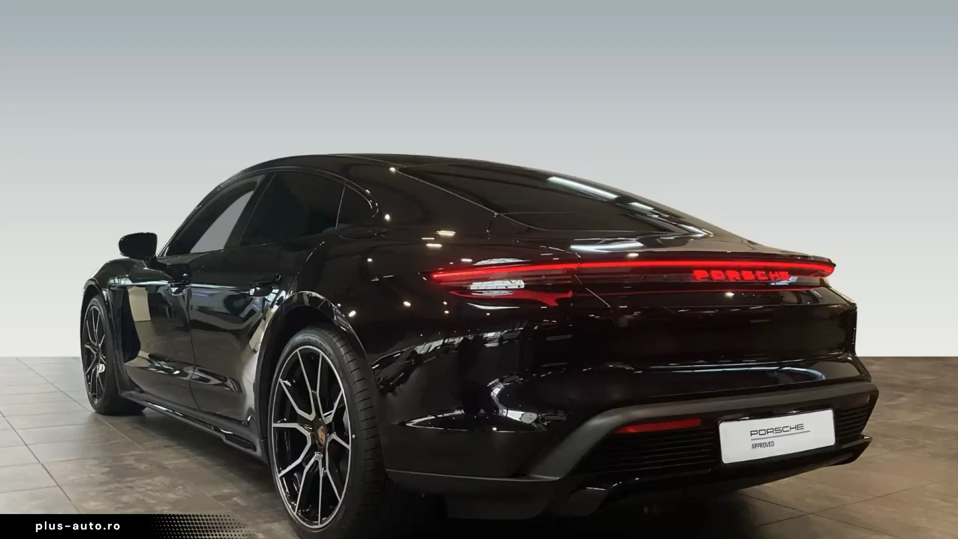 Porsche Taycan 4 Black Edition Surround-View LED