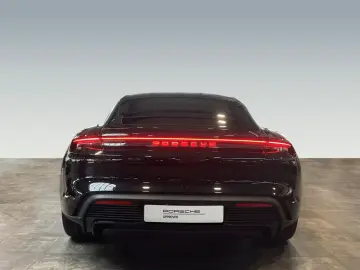 Porsche Taycan 4 Black Edition Surround-View LED