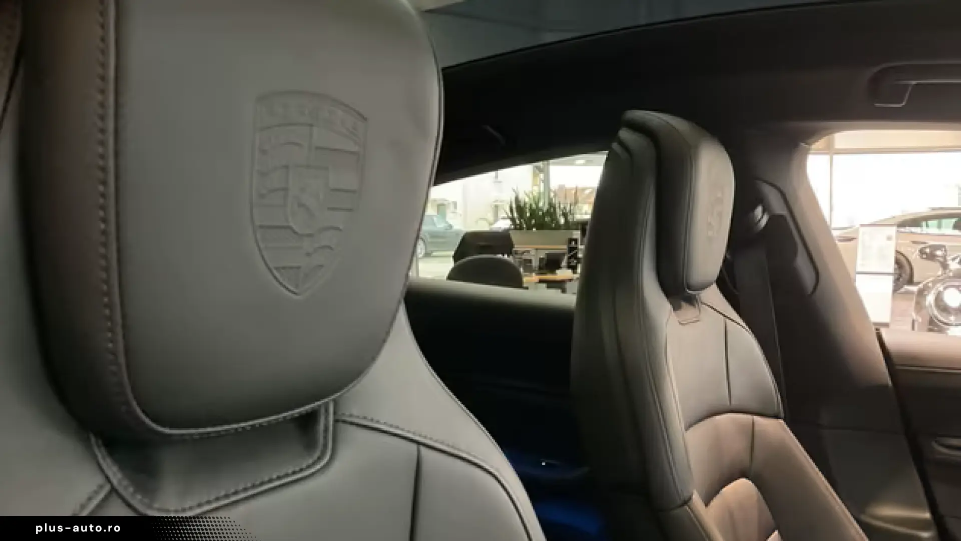 Porsche Taycan 4 Black Edition Surround-View LED