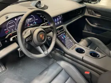 Porsche Taycan 4 Black Edition Surround-View LED