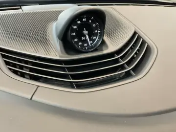 Porsche Taycan 4 Black Edition Surround-View LED