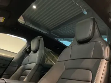 Porsche Taycan 4 Black Edition Surround-View LED