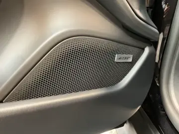 Porsche Taycan 4 Black Edition Surround-View LED