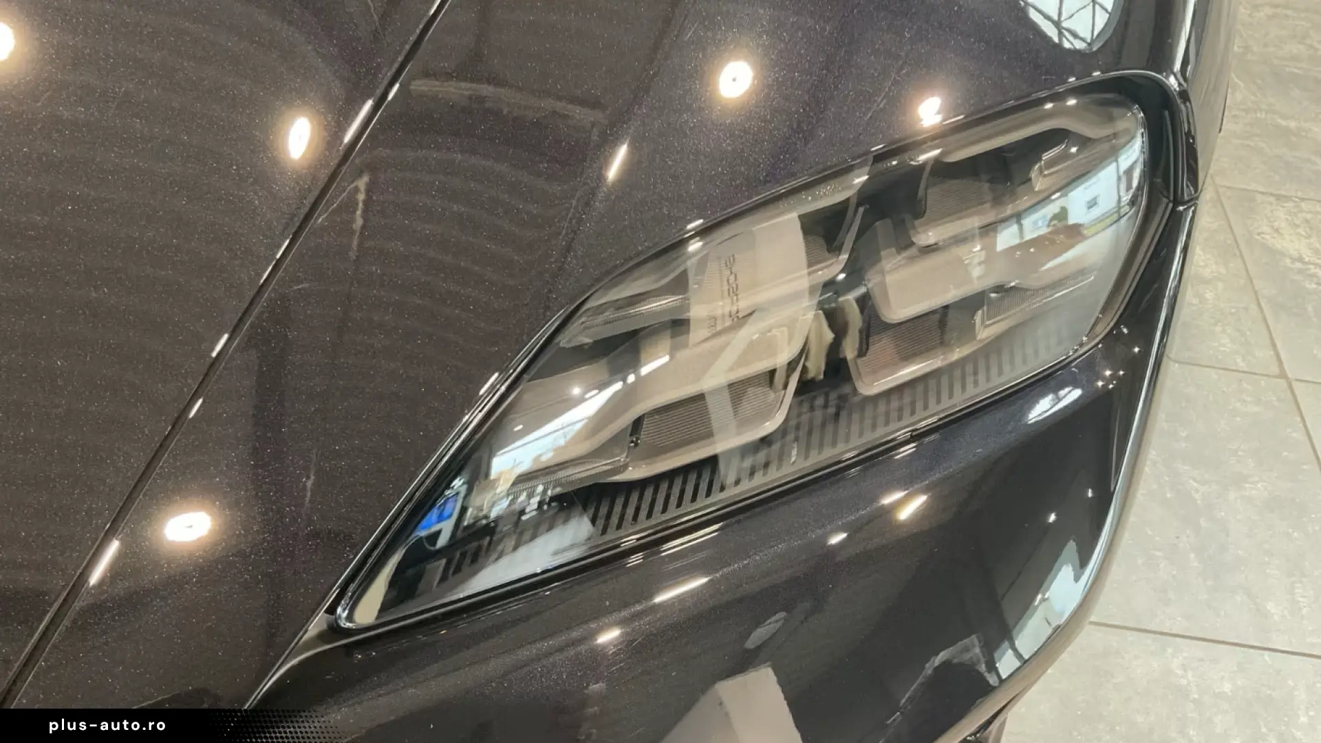Porsche Taycan 4 Black Edition Surround-View LED