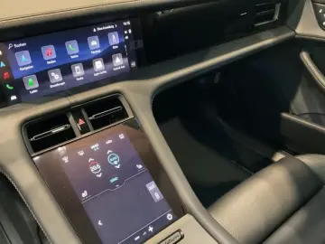 Porsche Taycan 4 Black Edition Surround-View LED