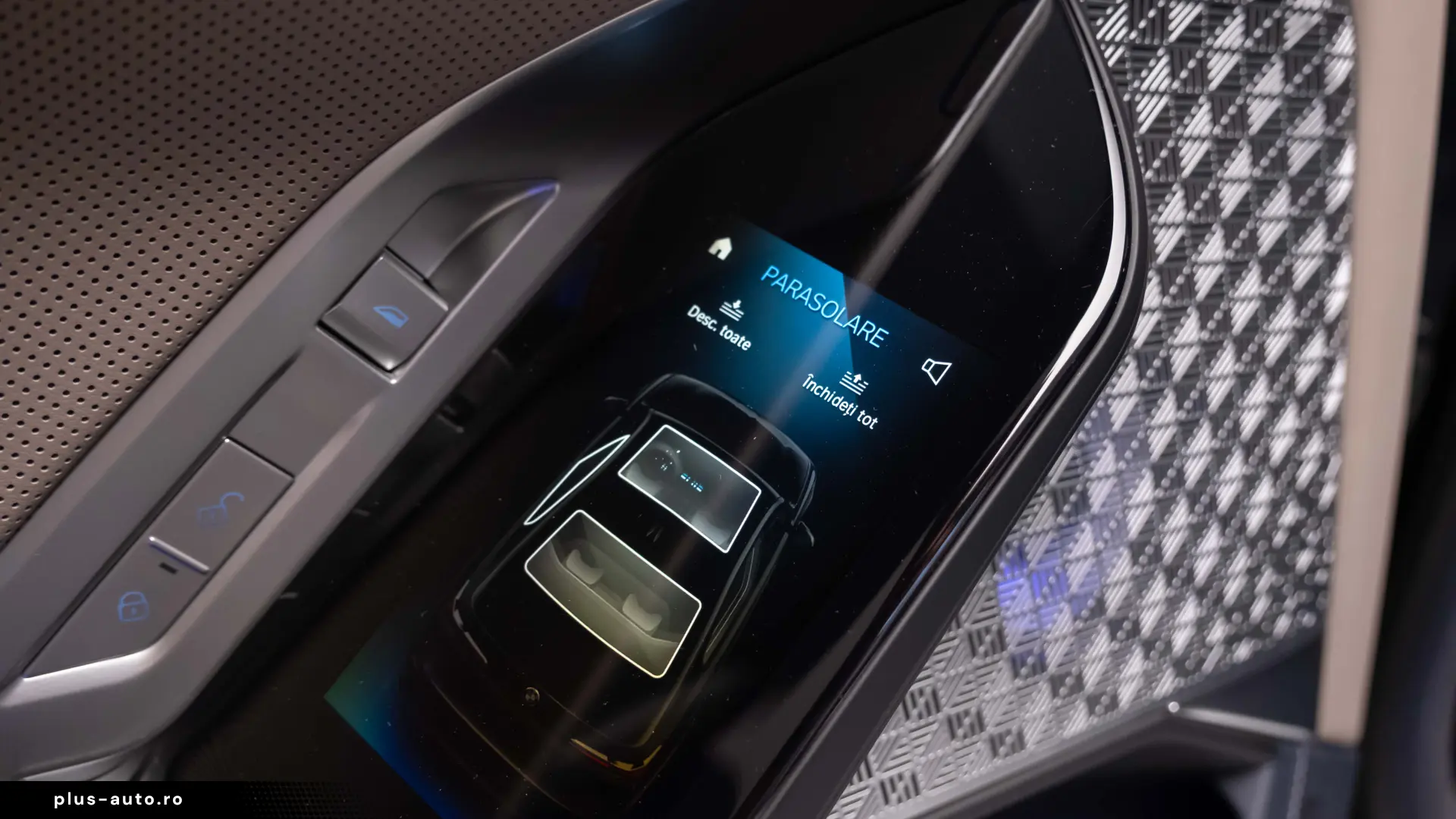 BMW M760e  HUD Pano Theatre  360 Stoc!!!