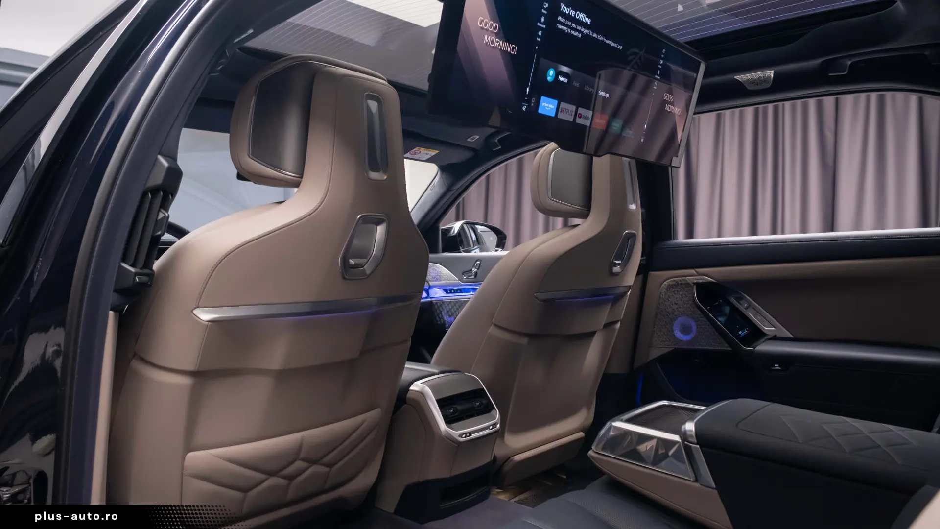 BMW M760e  HUD Pano Theatre  360 Stoc!!!