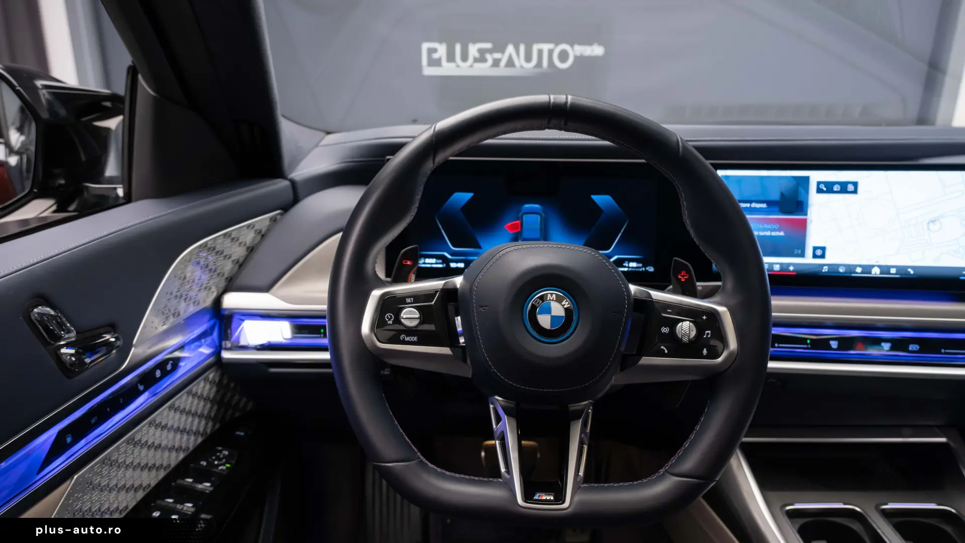 BMW M760e  HUD Pano Theatre  360 Stoc!!!