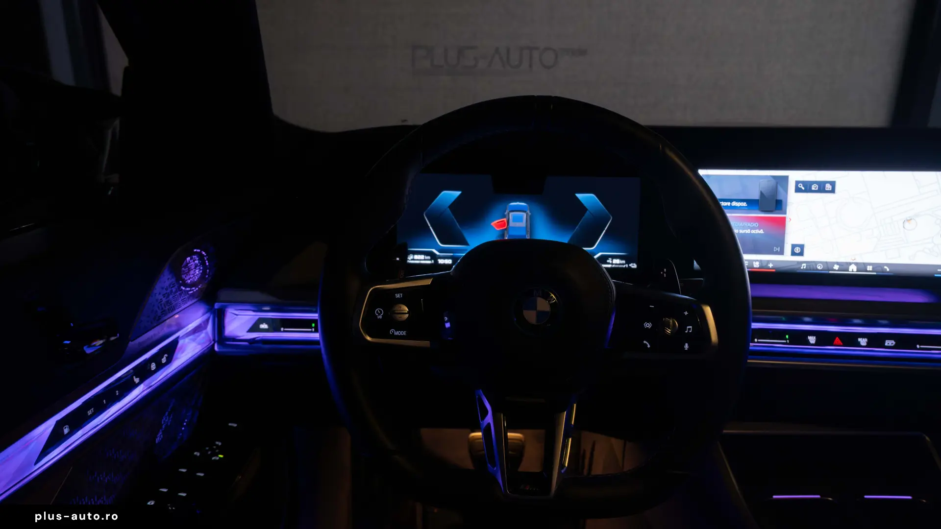 BMW M760e  HUD Pano Theatre  360 Stoc!!!