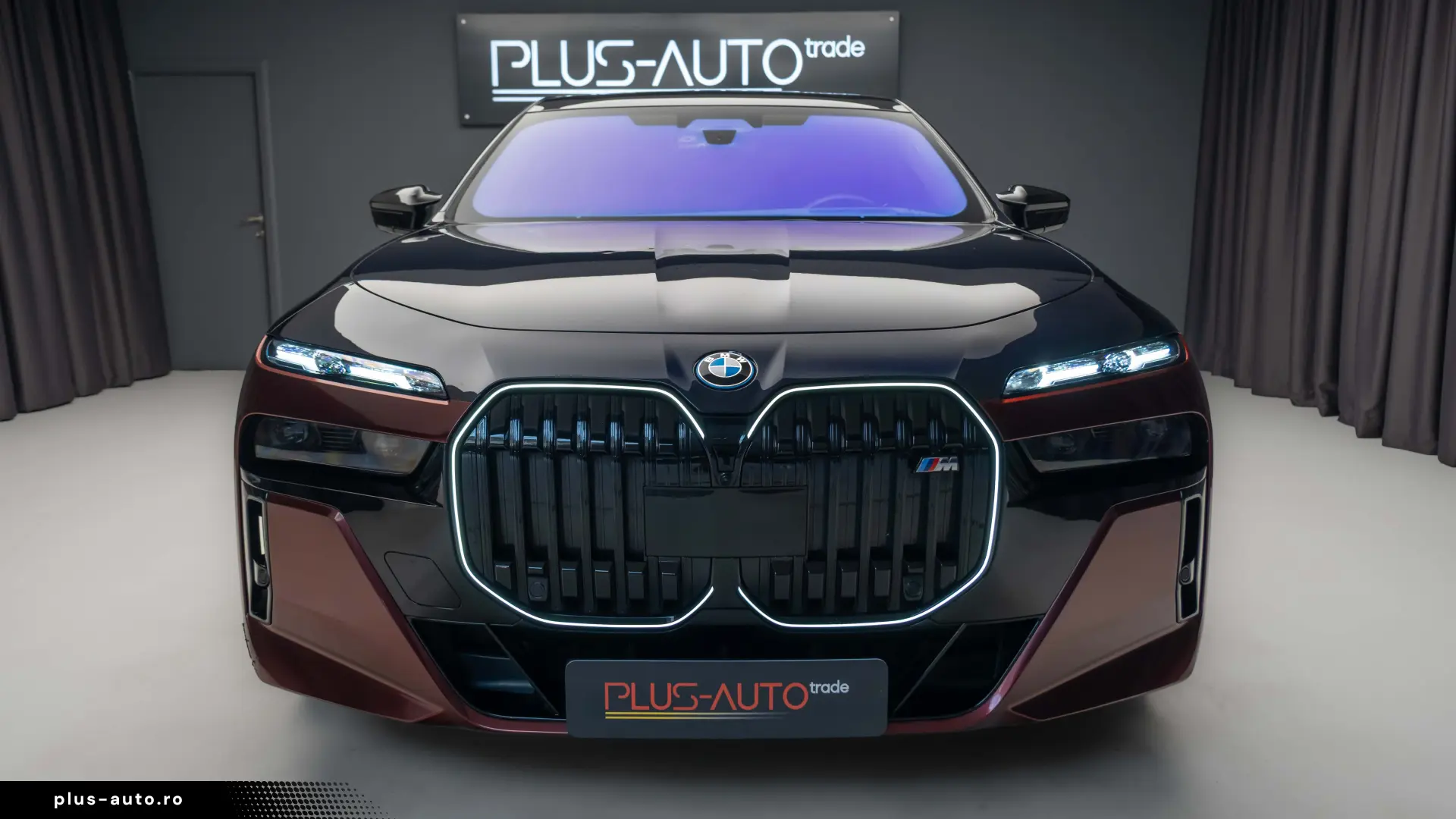 BMW M760e  HUD Pano Theatre  360 Stoc!!!