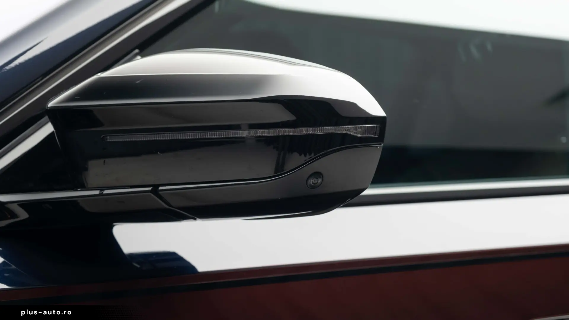 BMW M760e  HUD Pano Theatre  360 Stoc!!!