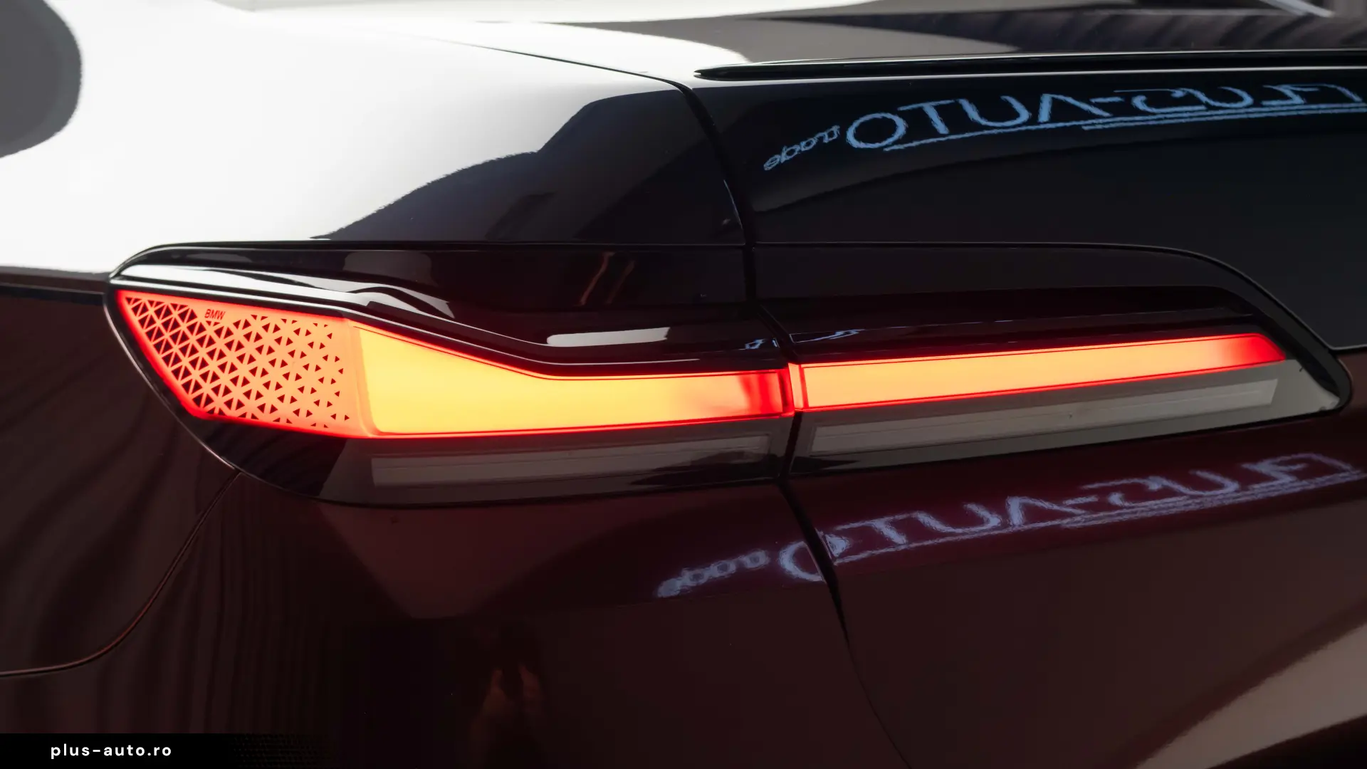 BMW M760e  HUD Pano Theatre  360 Stoc!!!