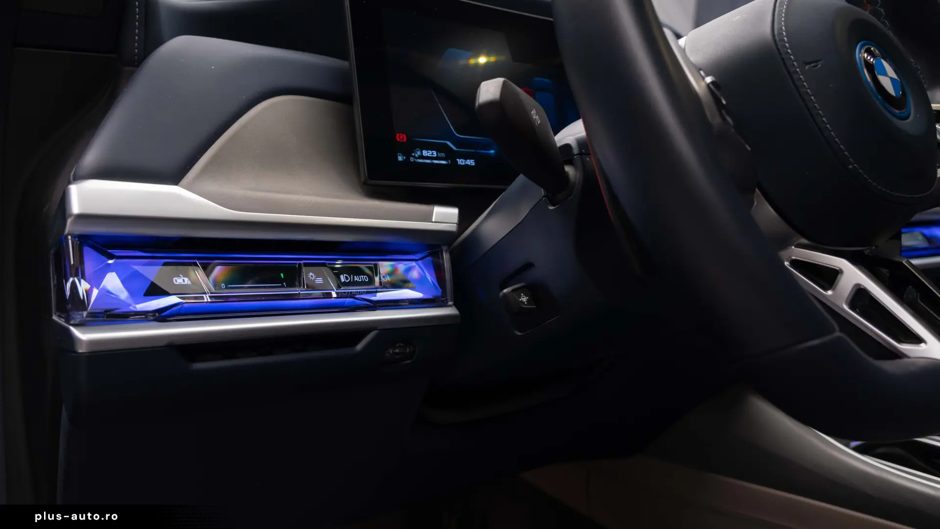 BMW M760e  HUD Pano Theatre  360 Stoc!!!