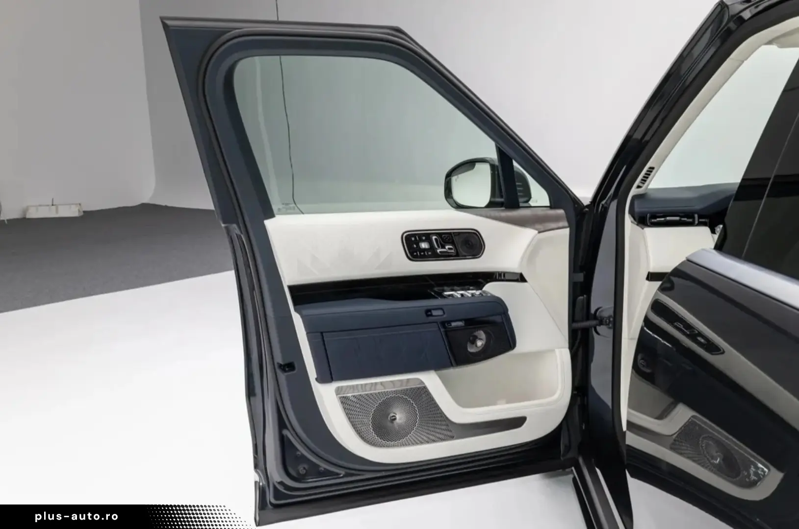 Zeekr 9X Hyper 2.0T 70 kWh (1381 CP) Plug-in Hybrid 4WD 2025