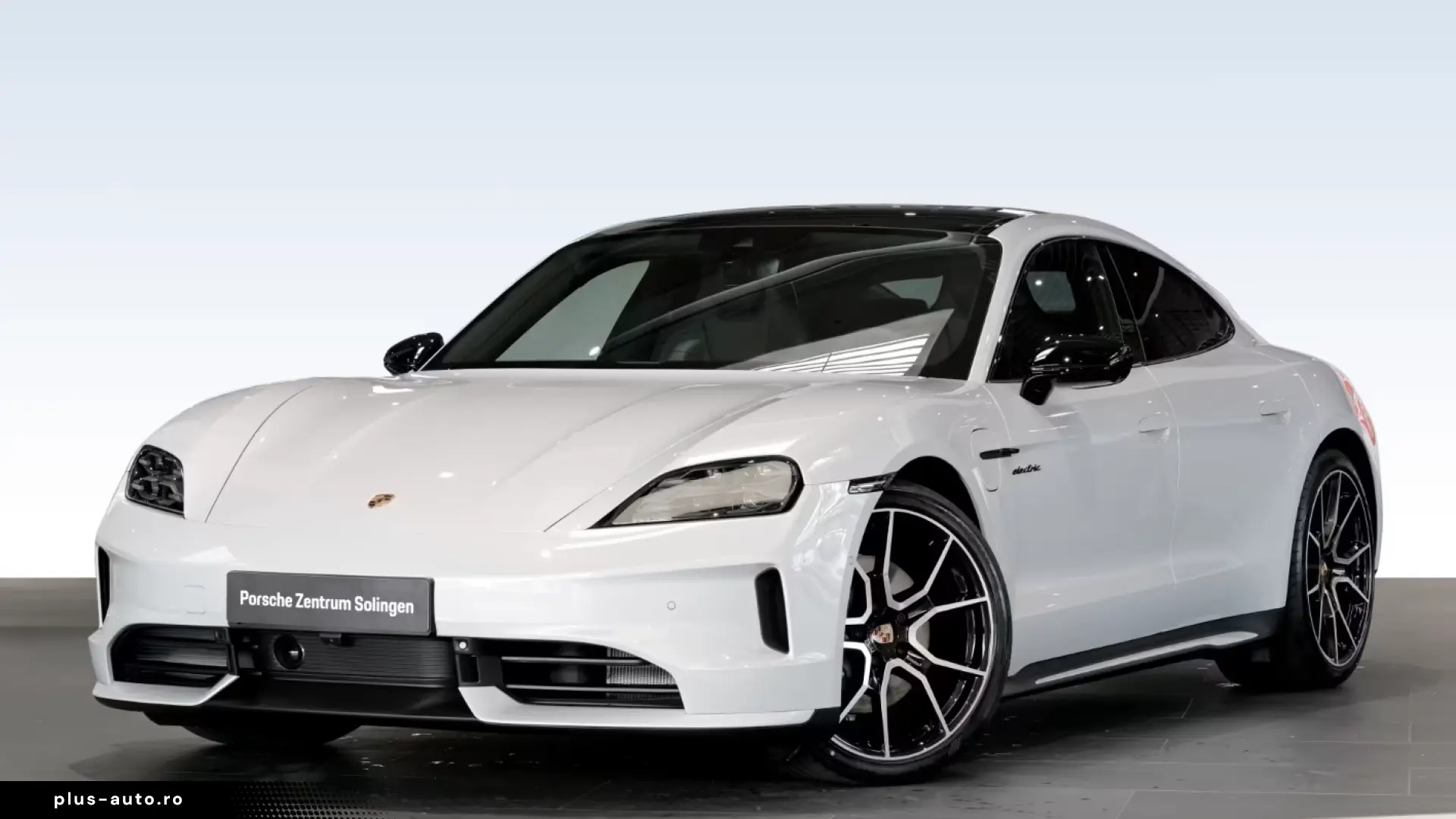 Porsche Taycan 4 Black Edition PANO SportDesign 2