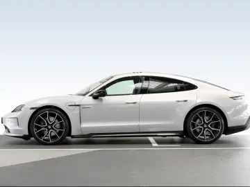 Porsche Taycan 4 Black Edition PANO SportDesign 2