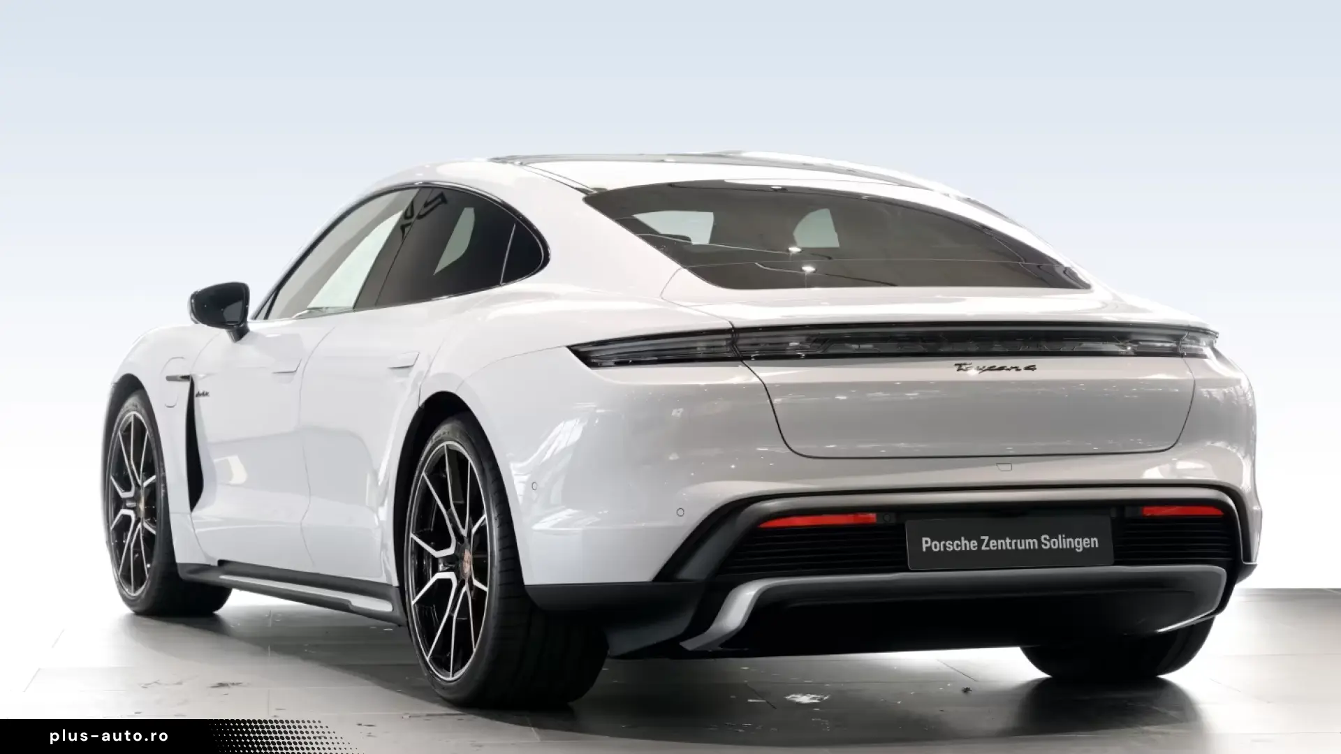 Porsche Taycan 4 Black Edition PANO SportDesign 2