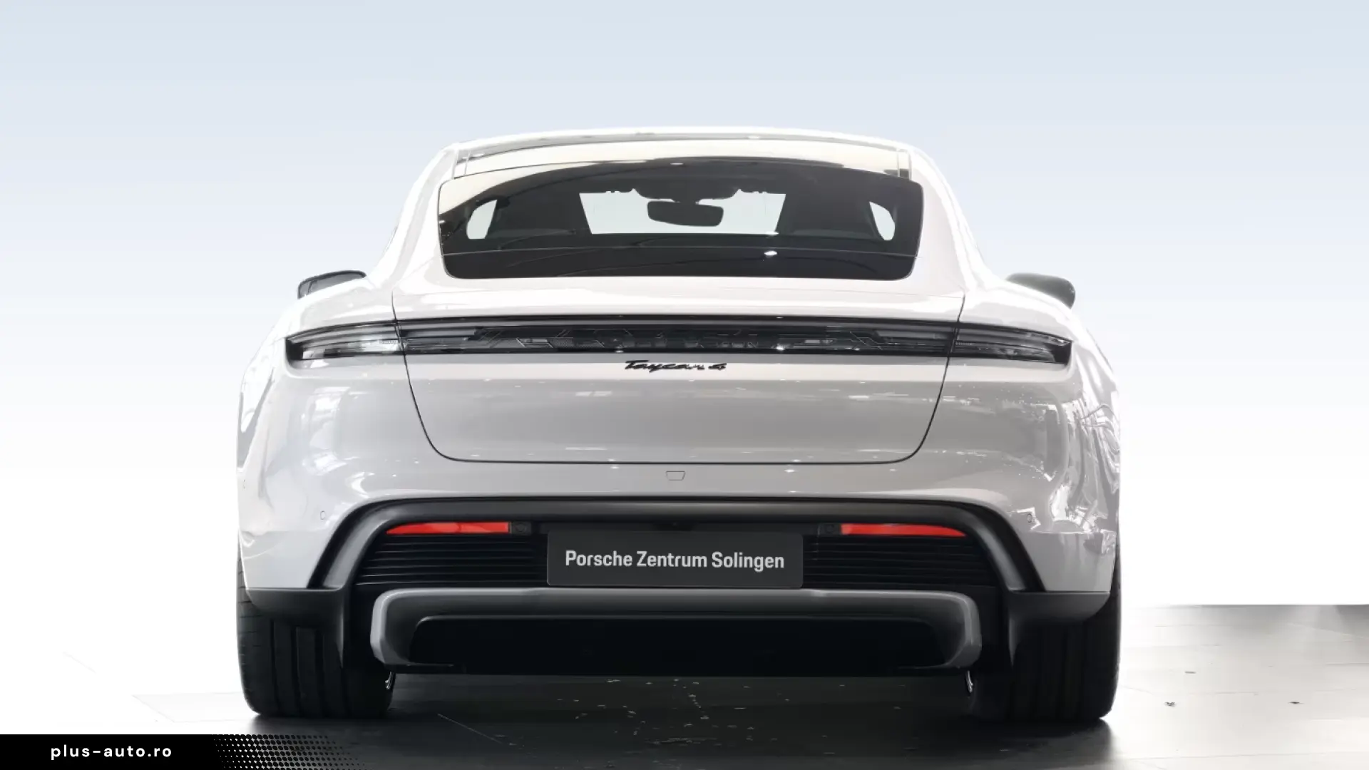 Porsche Taycan 4 Black Edition PANO SportDesign 2