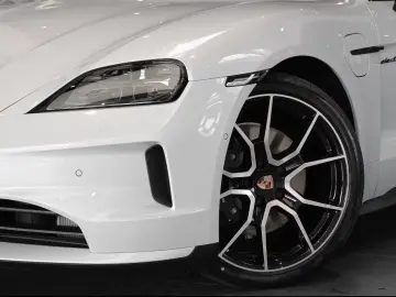 Porsche Taycan 4 Black Edition PANO SportDesign 2