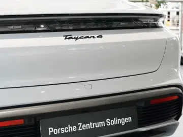 Porsche Taycan 4 Black Edition PANO SportDesign 2