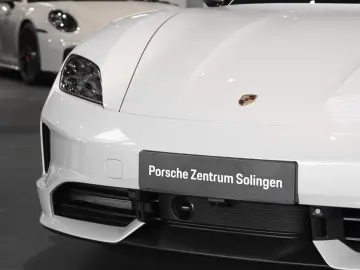 Porsche Taycan 4 Black Edition PANO SportDesign 2