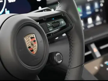 Porsche Taycan 4 Black Edition PANO SportDesign 2