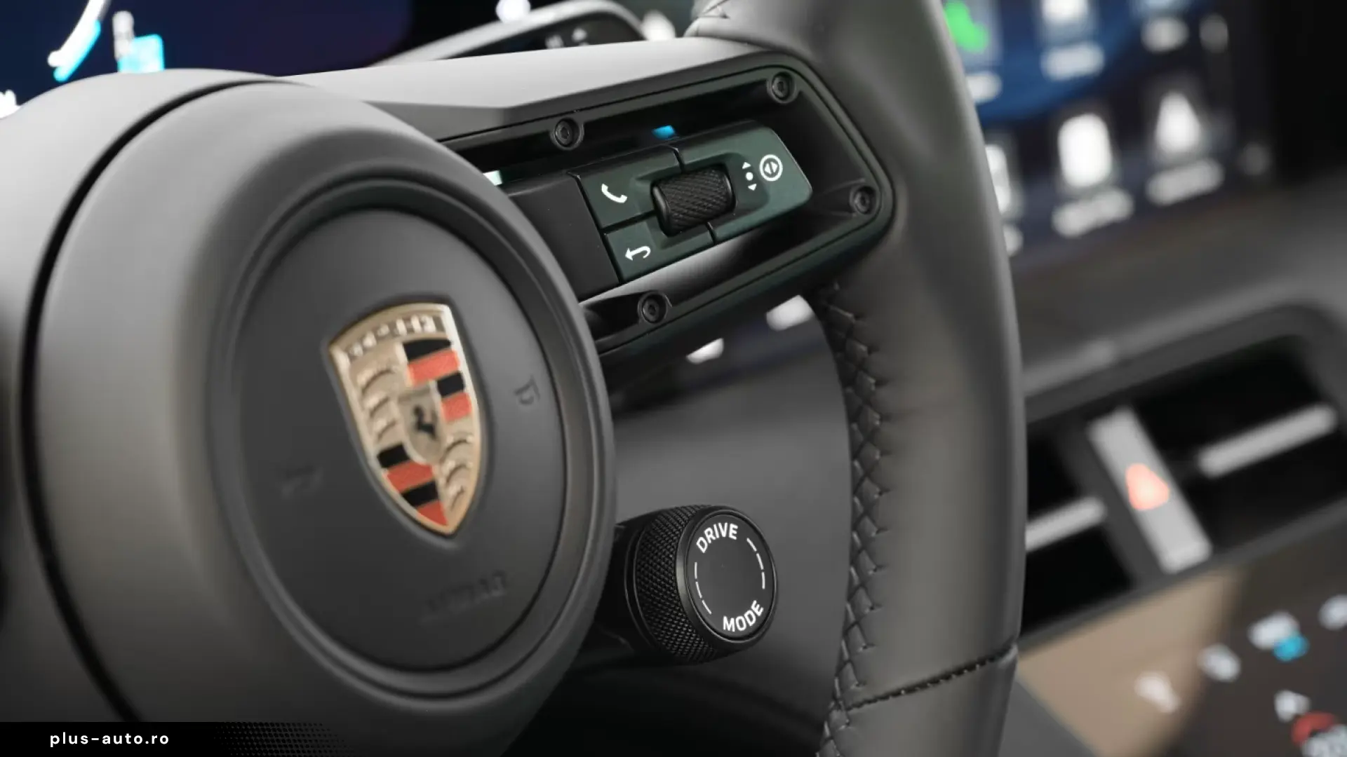 Porsche Taycan 4 Black Edition PANO SportDesign 2