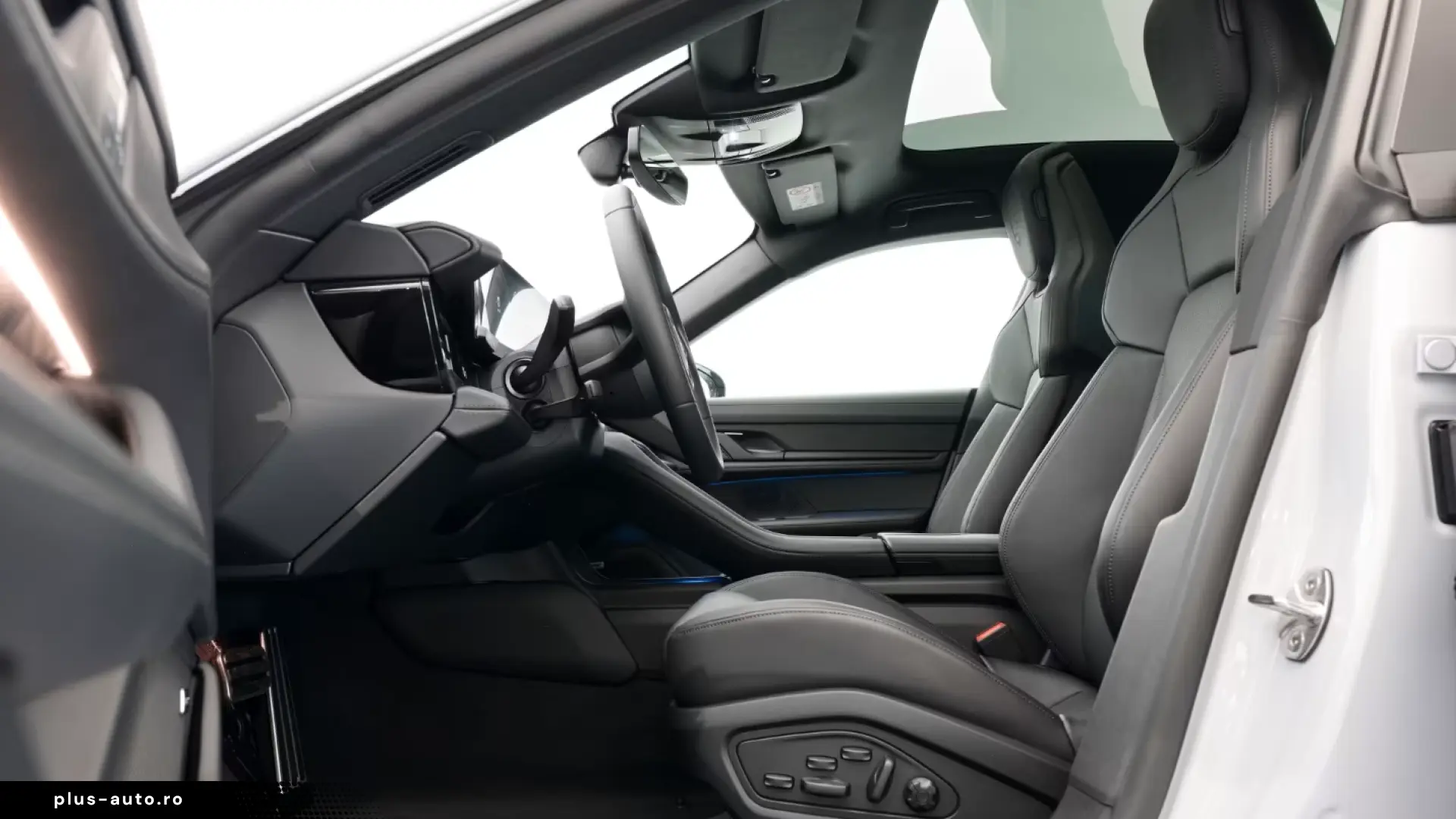 Porsche Taycan 4 Black Edition PANO SportDesign 2