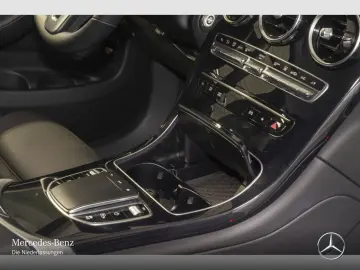 MERCEDES-BENZ GLC 300 de 4M Offroad Dist LED AHK Kam…