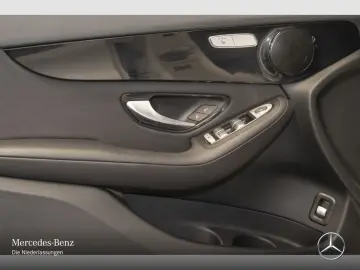 MERCEDES-BENZ GLC 300 de 4M Offroad Dist LED AHK Kam…