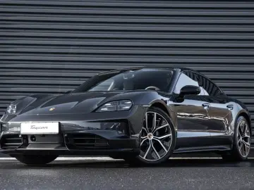 Porsche Taycan 4 Black Edition LED-Matrix Surround