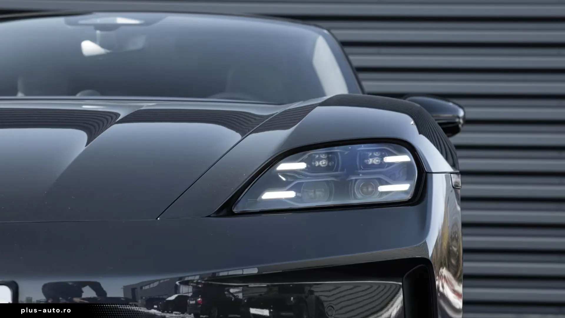 Porsche Taycan 4 Black Edition LED-Matrix Surround