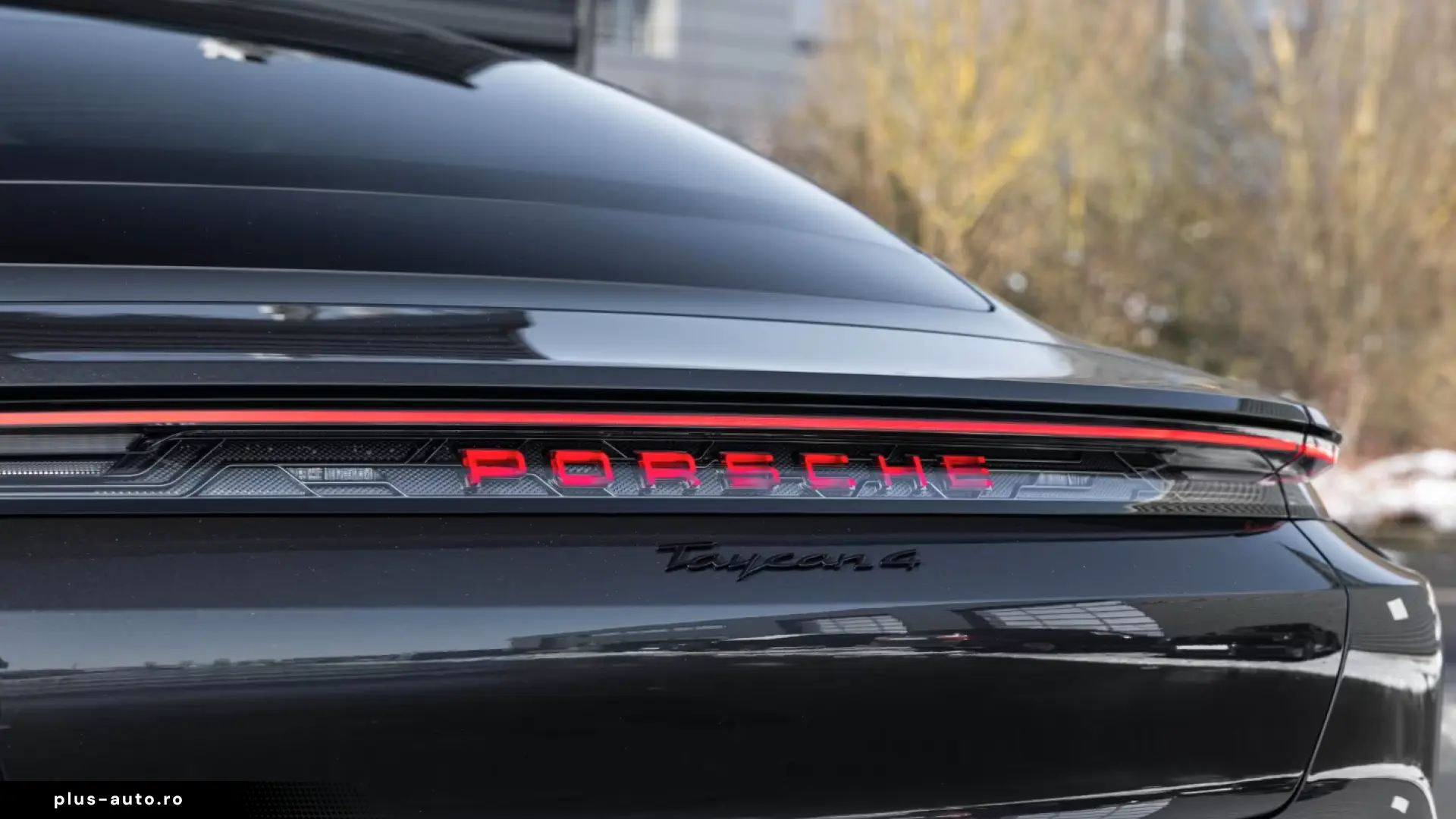 Porsche Taycan 4 Black Edition LED-Matrix Surround