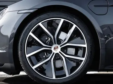 Porsche Taycan 4 Black Edition LED-Matrix Surround