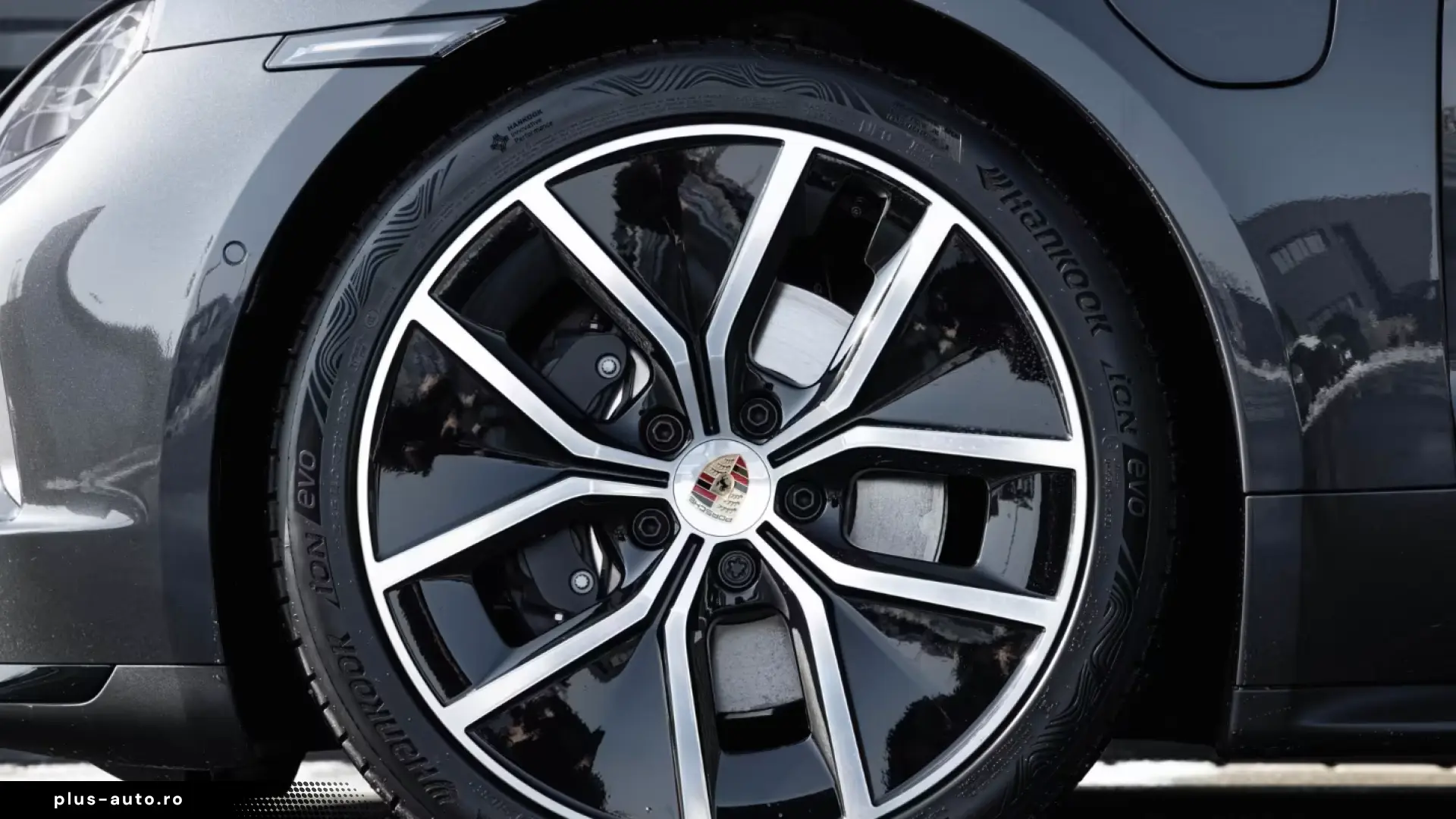 Porsche Taycan 4 Black Edition LED-Matrix Surround