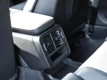 Porsche Taycan 4 Black Edition LED-Matrix Surround