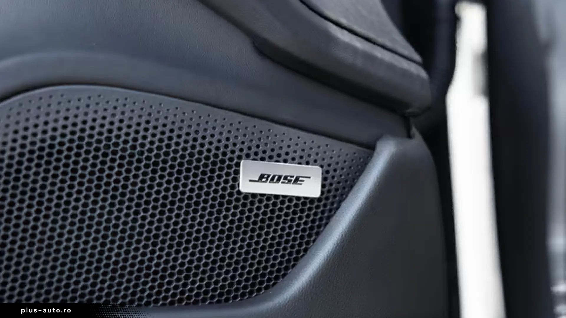 Porsche Taycan 4 Black Edition LED-Matrix Surround
