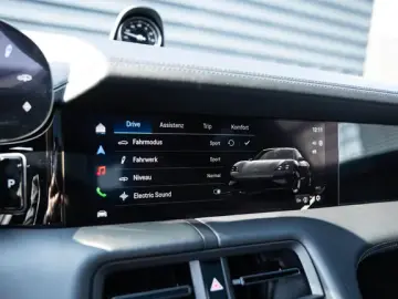 Porsche Taycan 4 Black Edition LED-Matrix Surround